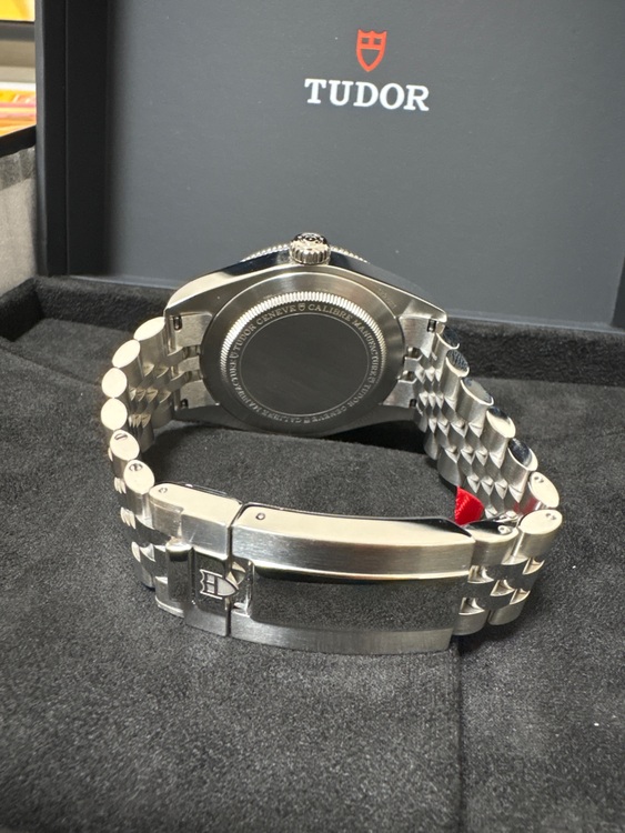 チューダー ブラックベイ 7939A1A0Ru（高級時計）の商品画像 - 査定依頼日：2025年10月2日 - 最高査定価格：550,000円