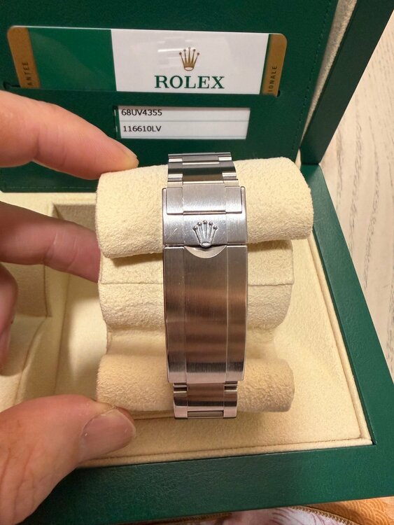 サブマリーナー 116610LV SS グリーン文字盤（高級時計）の商品画像 - 査定依頼日：2026年2月9日 - 最高査定価格：3,050,000円