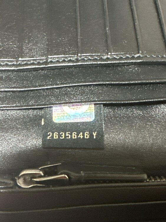 ブルガリ長財布（ブランド財布・小物）の商品画像 - 査定依頼日：2025年2月26日 - 最高査定価格：3,000円