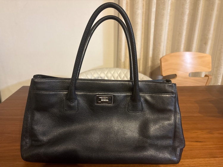 エグゼクティブトート（ブランドバッグ）の商品画像 - 査定依頼日：2026年2月23日 - 最高査定価格：100,000円