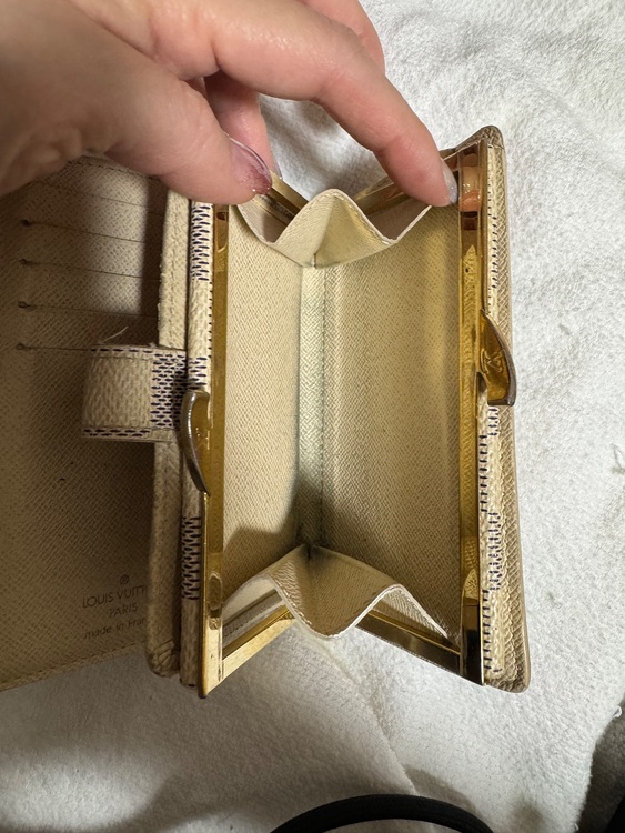 アズール　がま口（ブランド財布・小物）の商品画像 - 査定依頼日：2025年11月20日 - 最高査定価格：5,000円