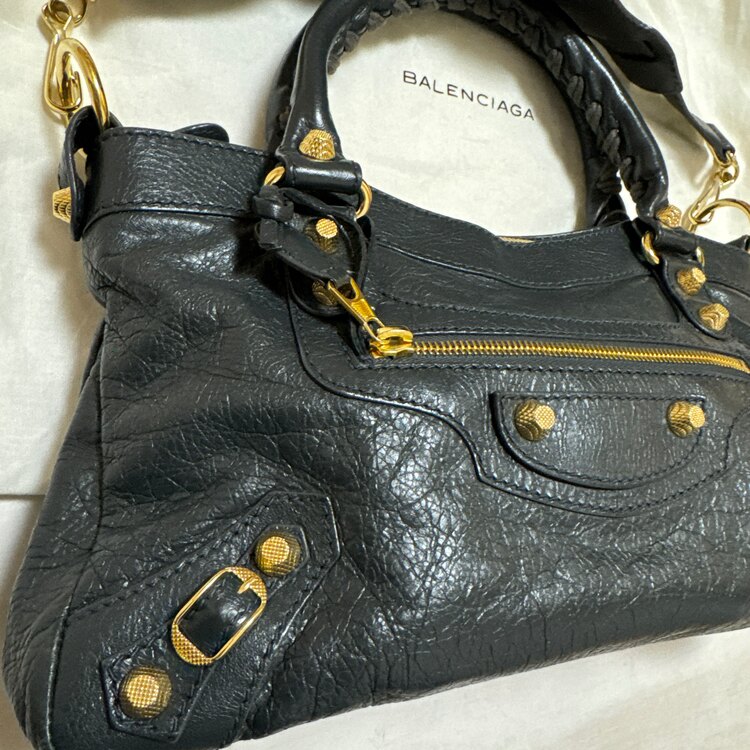 バレンシアガ  （ブランドバッグ）の商品画像 - 査定依頼日：2025年3月30日 - 最高査定価格：95,000円