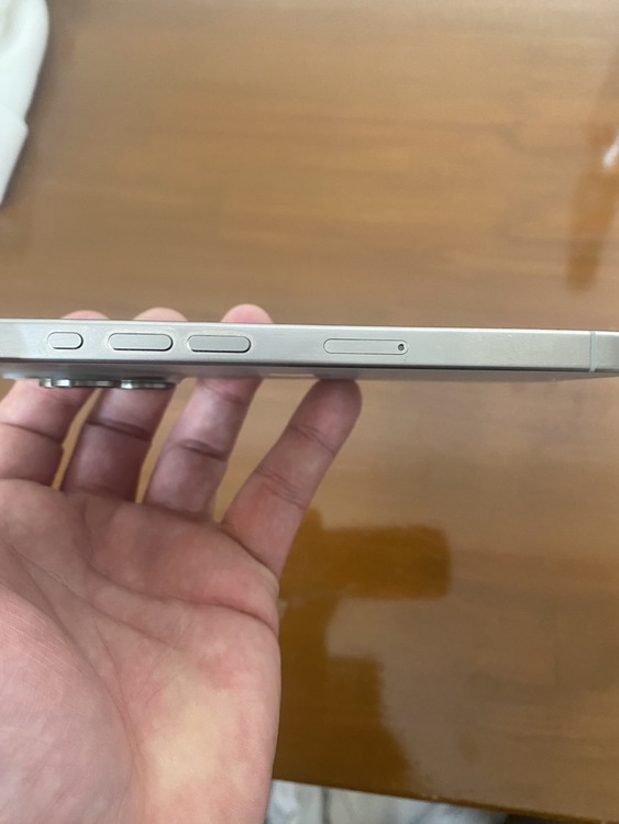 iPhone 15 Pro 128GB au（スマホ）の商品画像 - 査定依頼日：2026年1月25日 - 最高査定価格：77,000円