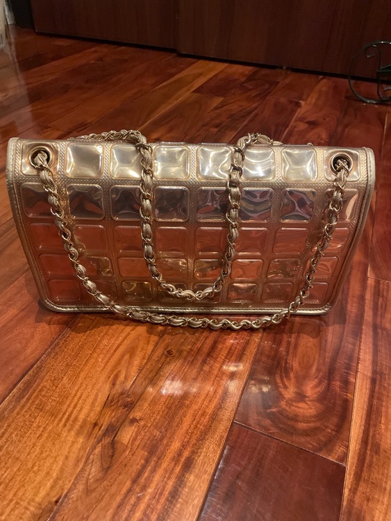 アイスキューブチェーンショルダー（ブランドバッグ）の商品画像 - 査定依頼日：2025年11月27日 - 最高査定価格：380,000円