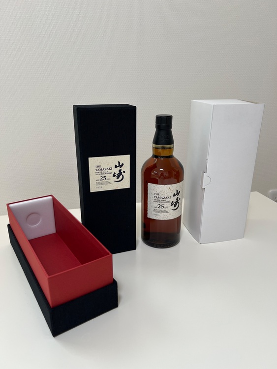 山崎25年（お酒）の商品画像 - 査定依頼日：2025年6月12日 - 最高査定価格：890,000円