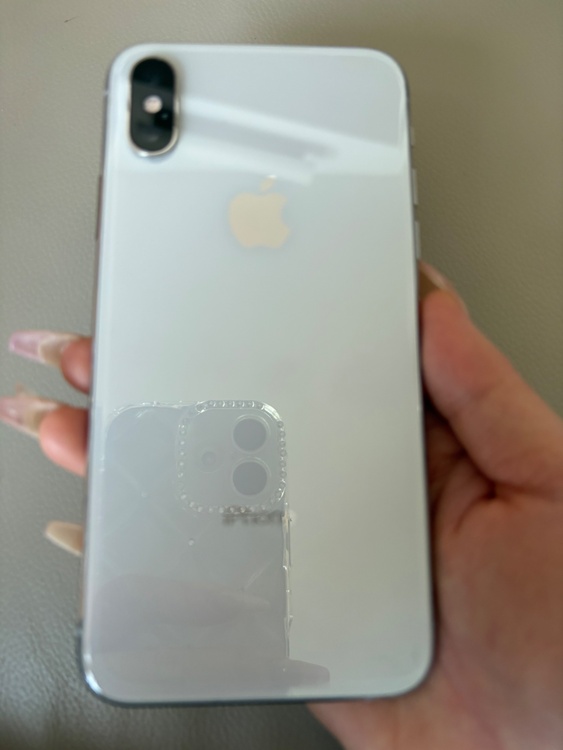 iPhoneXS 64GB au（スマホ）の商品画像 - 査定依頼日：2026年5月9日 - 最高査定価格：15,000円