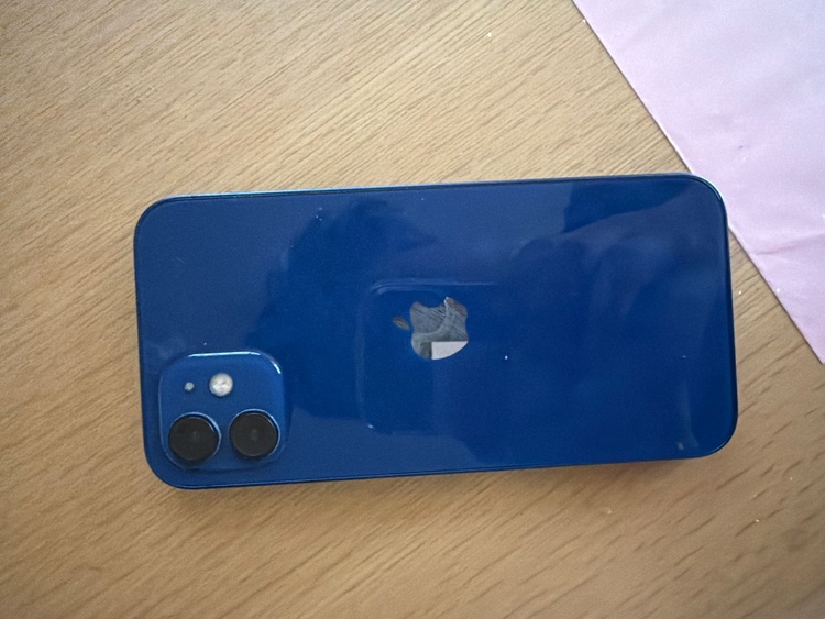 iPhone 12 128GB au（スマホ）の商品画像 - 査定依頼日：2026年5月5日 - 最高査定価格：25,000円