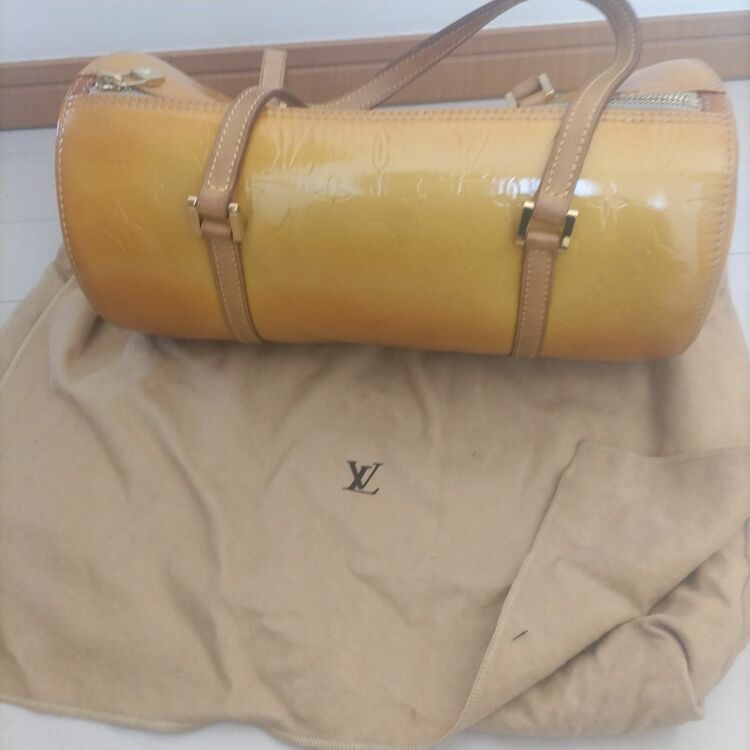 ヴェルニパピヨン（ブランドバッグ）の商品画像 - 査定依頼日：2025年11月3日 - 最高査定価格：10,000円