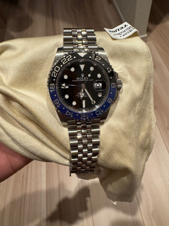 ロレックス GMTマスター 126710BLn（高級時計）の商品画像 - 査定依頼日：2025年1月10日 - 最高査定価格：2,570,000円