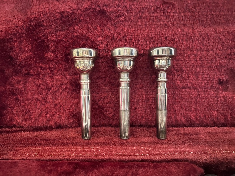 品番 YTR3325S 製造番号 212011（ピアノ・楽器・PA機材）の商品画像 - 査定依頼日：2026年8月16日 - 最高査定価格：30,000円