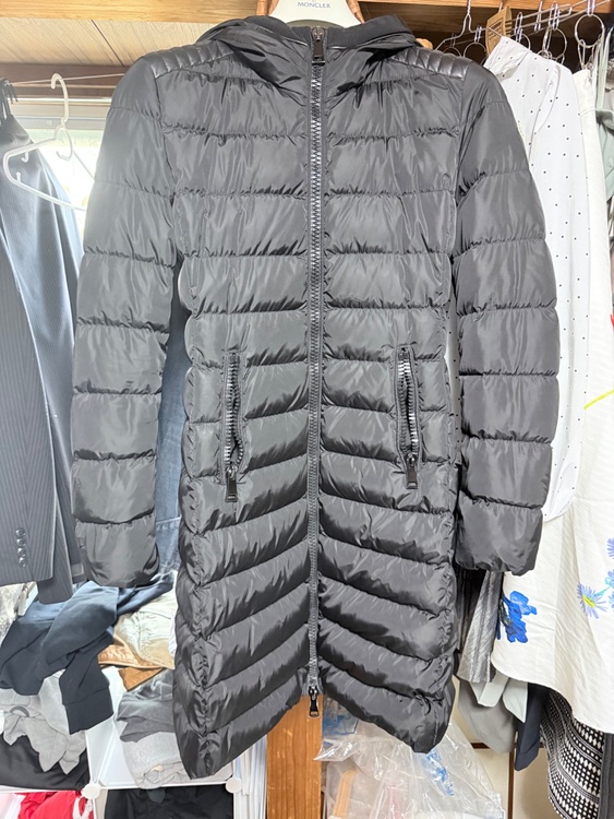 MONCLER TALEVE ダウン（古着・ファッション）の商品画像 - 査定依頼日：2026年2月5日 - 最高査定価格：20,000円