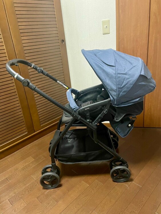 アップリカ ベビーカールンルンコンパクト ベビーザらス限定（ベビー用品）の商品画像 - 査定依頼日：2025年3月24日 - 最高査定価格：500円