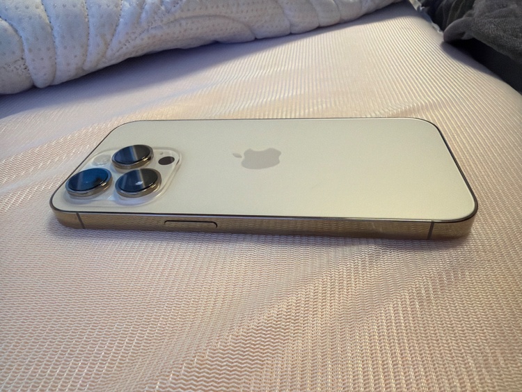 iPhone 14 Pro 256GB SIMフリー（スマホ）の商品画像 - 査定依頼日：2026年3月11日 - 最高査定価格：65,000円