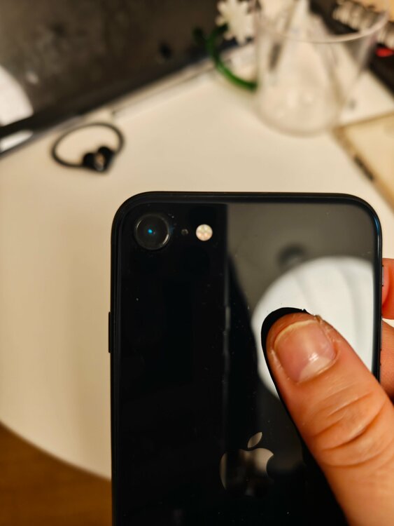 iPhoneSE3 （スマホ）の商品画像 - 査定依頼日：2026年3月14日 - 最高査定価格：18,000円