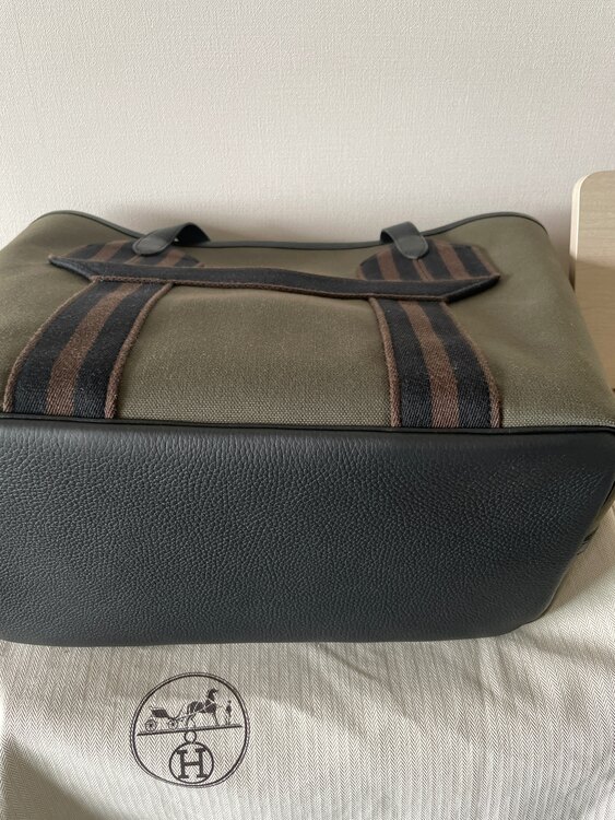 ビュールー　サングル（ブランドバッグ）の商品画像 - 査定依頼日：2025年5月27日 - 最高査定価格：250,000円