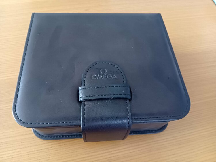 スピードマスターデイト40周年記念（高級時計）の商品画像 - 査定依頼日：2026年1月14日 - 最高査定価格：420,000円