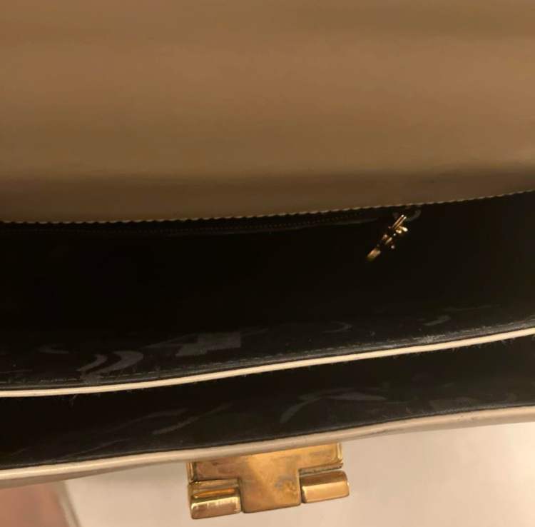 フェラガモ　ガンチーニ（ブランドバッグ）の商品画像 - 査定依頼日：2025年9月3日 - 最高査定価格：25,000円