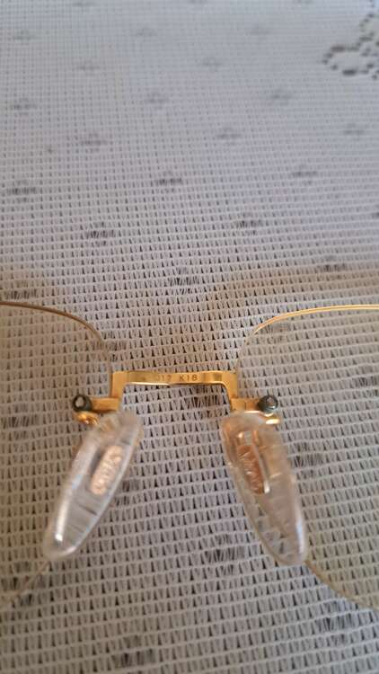 金縁メガネ（金・貴金属）の商品画像 - 査定依頼日：2025年1月23日 - 最高査定価格：300,000円