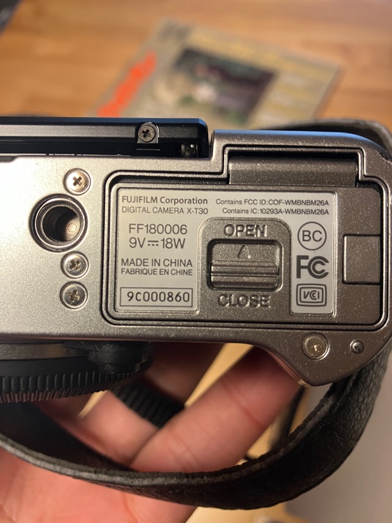 富士フイルムxt-30（着物）の商品画像 - 査定依頼日：2026年1月13日 - 最高査定価格：90,000円