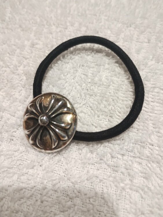 クロムハーツ ヘアバンド ヘアゴム　（古着・ファッション）の商品画像 - 査定依頼日：2025年12月10日 - 最高査定価格：50,000円