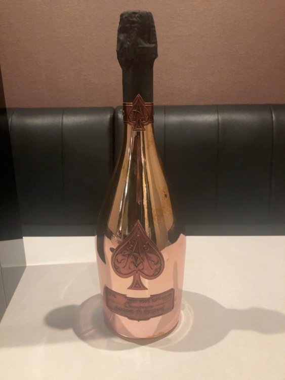 アルマンドロゼ（お酒）の商品画像 - 査定依頼日：2025年11月7日 - 最高査定価格：30,000円