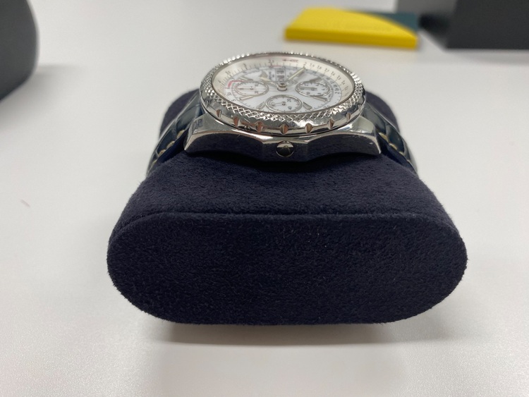 ベントレーGT ICEホワイト（高級時計）の商品画像 - 査定依頼日：2025年6月17日 - 最高査定価格：330,000円