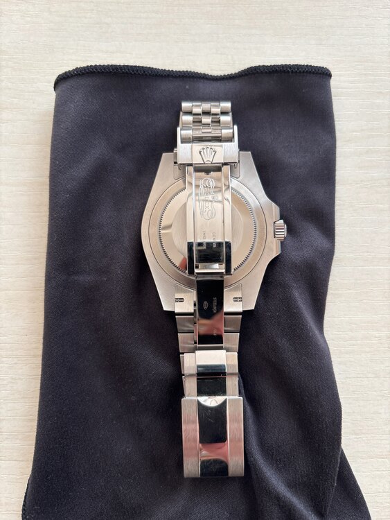 ロレックス GMTマスター （高級時計）の商品画像 - 査定依頼日：2025年1月20日 - 最高査定価格：2,650,000円