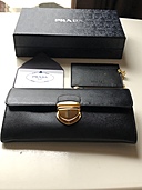 プラダ 長財布（ブランド財布・小物）の商品画像 - 査定依頼日：2019年10月25日 - 最高査定価格：5,000円