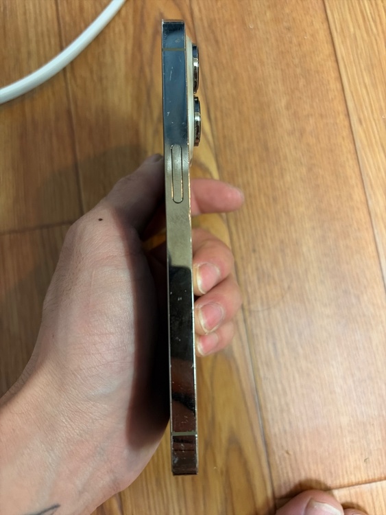 iPhone 14 Pro 128GB Softbank（スマホ）の商品画像 - 査定依頼日：2026年3月19日 - 最高査定価格：36,000円