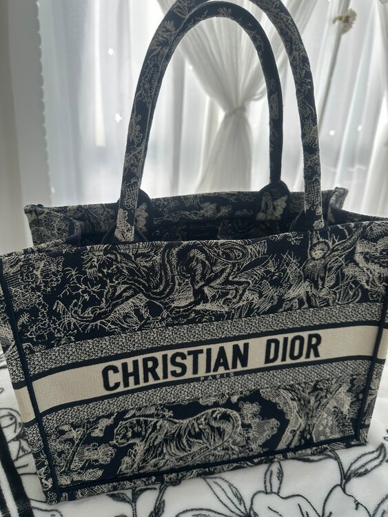 ディオール  （ブランドバッグ）の商品画像 - 査定依頼日：2025年1月31日 - 最高査定価格：140,000円