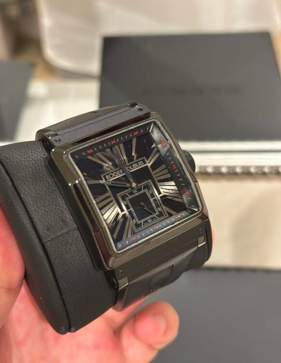 ロジェ・デュブイ その他 （高級時計）の商品画像 - 査定依頼日：2025年5月20日 - 最高査定価格：750,000円