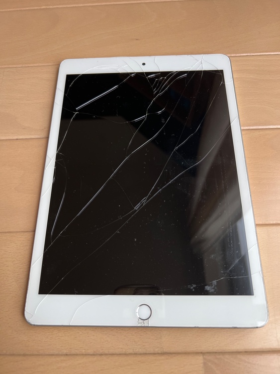 iPad第8世代（PC・タブレット）の商品画像 - 査定依頼日：2026年4月4日 - 最高査定価格：3,000円