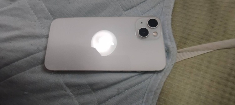 iPhone 13 128GB Softbank（スマホ）の商品画像 - 査定依頼日：2026年5月3日 - 最高査定価格：28,000円