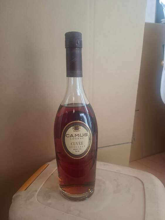 ブランデー カミュ （お酒）の商品画像 - 査定依頼日：2025年1月29日 - 最高査定価格：4,000円