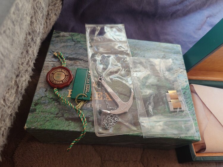 サブマリーナ（青）（高級時計）の商品画像 - 査定依頼日：2025年12月22日 - 最高査定価格：100,000円