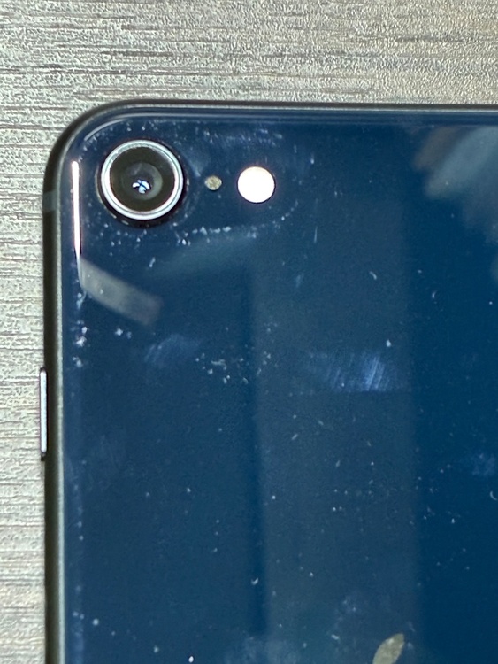 iPhone iPhone SE (第 3 世代) 128GB SIMフリー（スマホ）の商品画像 - 査定依頼日：2026年10月4日 - 最高査定価格：22,500円