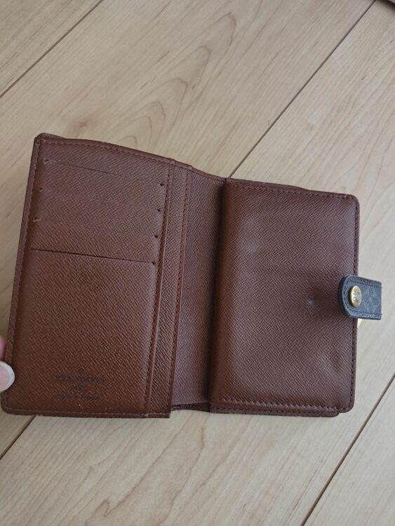 モノグラム2つ折り財布（ブランド財布・小物）の商品画像 - 査定依頼日：2025年8月28日 - 最高査定価格：10,000円