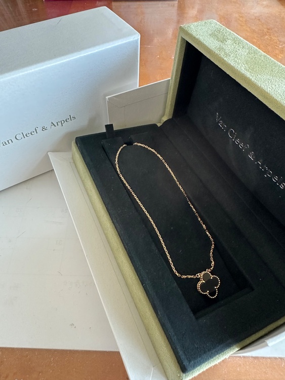 バンクリーフ（金・貴金属）の商品画像 - 査定依頼日：2026年3月24日 - 最高査定価格：410,000円