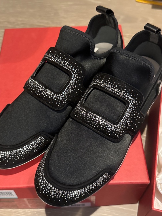 ロジェヴィヴィエ　スニーカー（古着・ファッション）の商品画像 - 査定依頼日：2025年9月28日 - 最高査定価格：15,000円