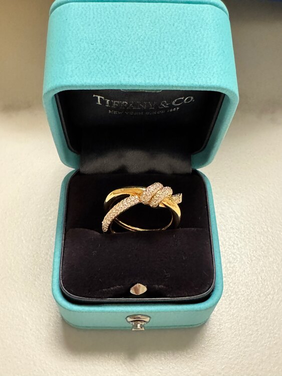 ティファニー ノット ダブルロウリング（金・貴金属）の商品画像 - 査定依頼日：2025年5月20日 - 最高査定価格：200,000円