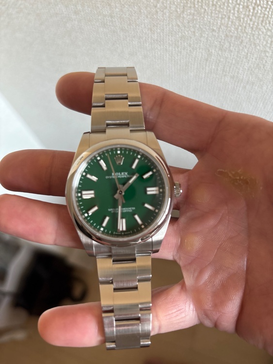 オイスターパーペチュアル41グリーン（高級時計）の商品画像 - 査定依頼日：2026年4月11日 - 最高査定価格：1,500,000円