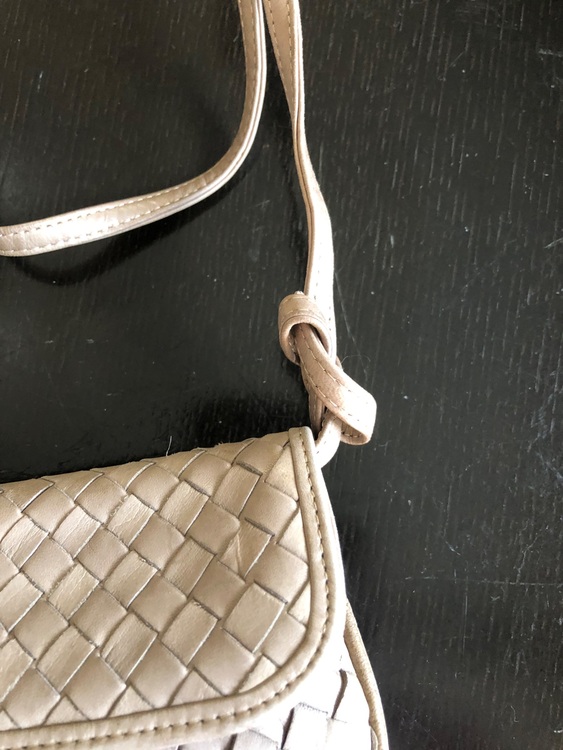 ボッテガ・ヴェネタ  （ブランドバッグ）の商品画像 - 査定依頼日：2025年10月26日 - 最高査定価格：30,000円