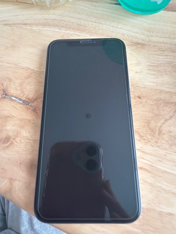 iPhoneX 256GB au（スマホ）の商品画像 - 査定依頼日：2026年3月30日 - 最高査定価格：14,000円