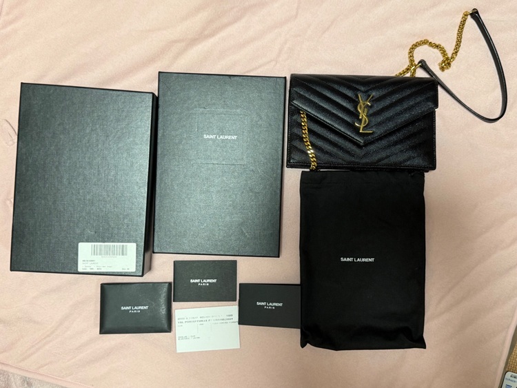 サンローラン ショルダーバッグ カサンドラ エンベロープ チェーンウォレット（ブランドバッグ）の商品画像 - 査定依頼日：2025年8月25日 - 最高査定価格：150,000円