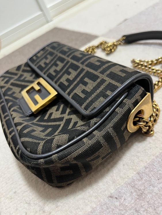 ショルターバッグ（ブランドバッグ）の商品画像 - 査定依頼日：2026年4月5日 - 最高査定価格：140,000円