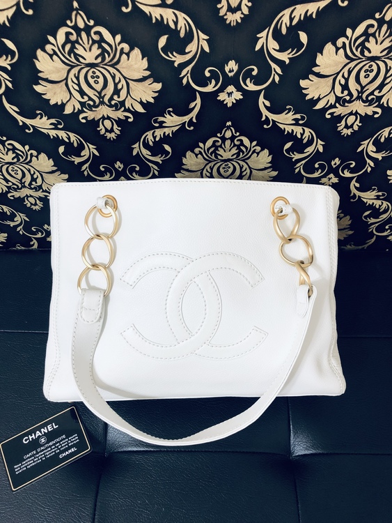 キャビアスキン　トートバッグ（ブランドバッグ）の商品画像 - 査定依頼日：2021年10月21日 - 最高査定価格：140,000円