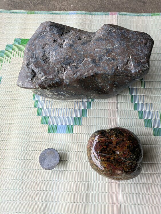 鑑賞石（美術品・骨董品）の商品画像 - 査定依頼日：2026年3月23日 - 最高査定価格：10円