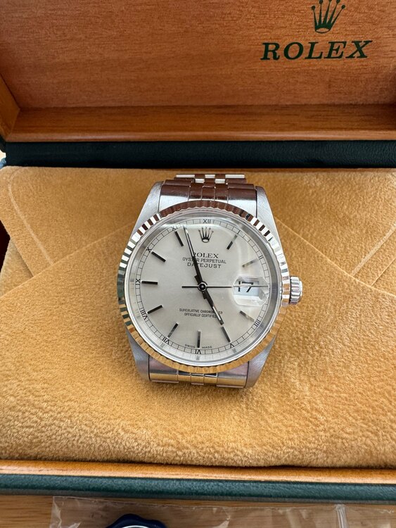 ロレックス デイトジャスト DJWGべzホワイト（高級時計）の商品画像 - 査定依頼日：2025年3月30日 - 最高査定価格：840,000円