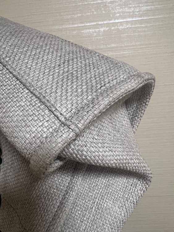 シャネル ドーヴィル トートバッグ　A67001　（ブランドバッグ）の商品画像 - 査定依頼日：2025年8月29日 - 最高査定価格：443,000円