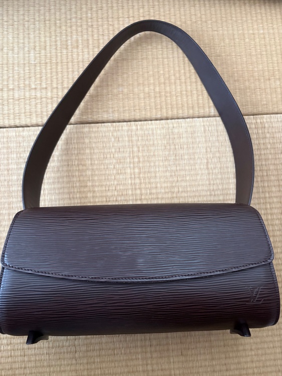 ルイヴィトン エピ （ブランドバッグ）の商品画像 - 査定依頼日：2026年3月17日 - 最高査定価格：75,000円